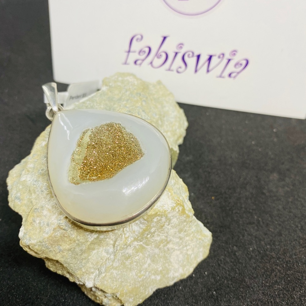 Pendant - Picture 2 of 3